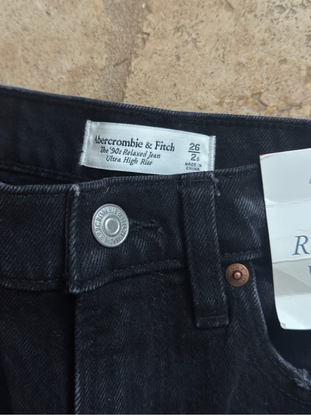 NWT- Abercrombie - 90s Relaxed Fit Ultra High Rise Jeans - Black - Picture 3 of 5